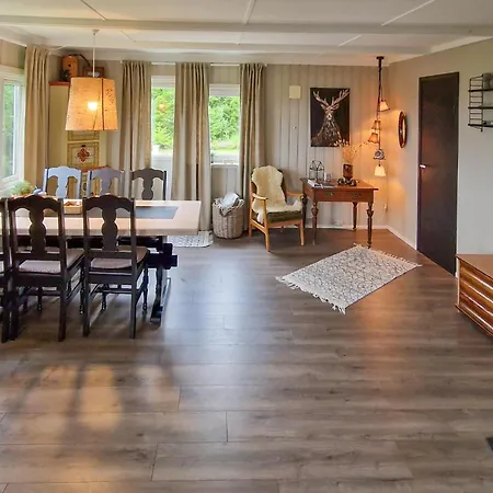 3 Bedroom Awesome In Holiday home