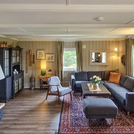 3 Bedroom Awesome In