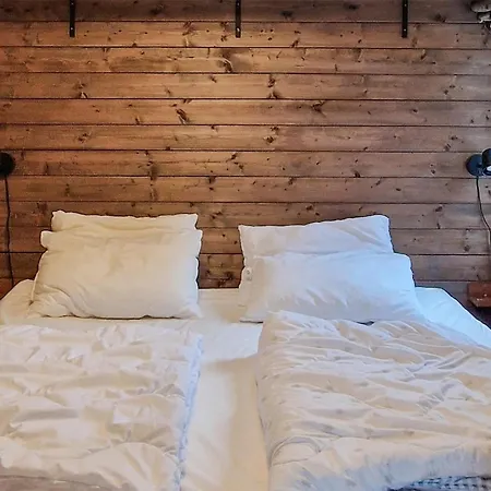 3 Bedroom Awesome In Holiday home *